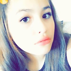 Meet your Posher, Alexia